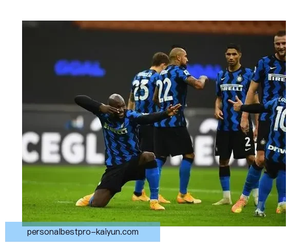 阿什拉夫庆祝动作的历史演变与文化起源分析，表现亮眼